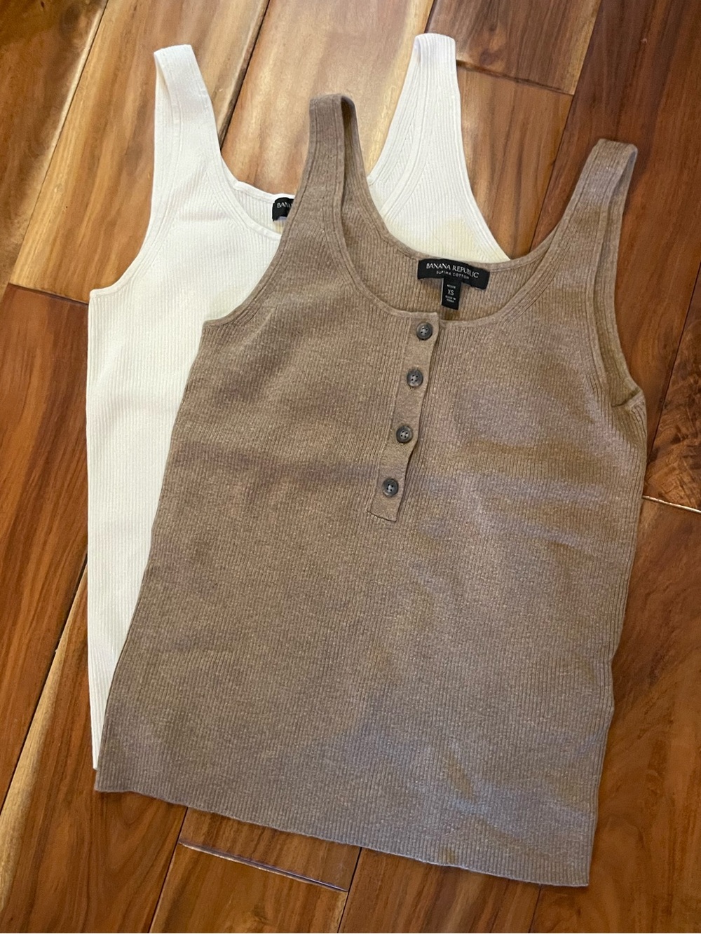 2 Banana Republic Ribbed Henley Tank Top - cream/off white & Brown petite XS